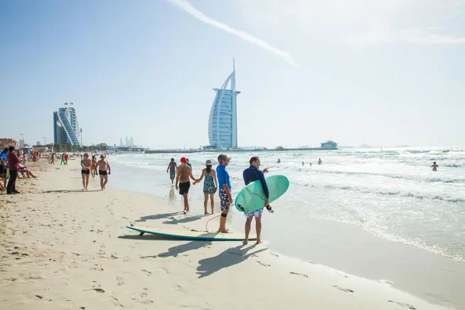 Dubai-surfing